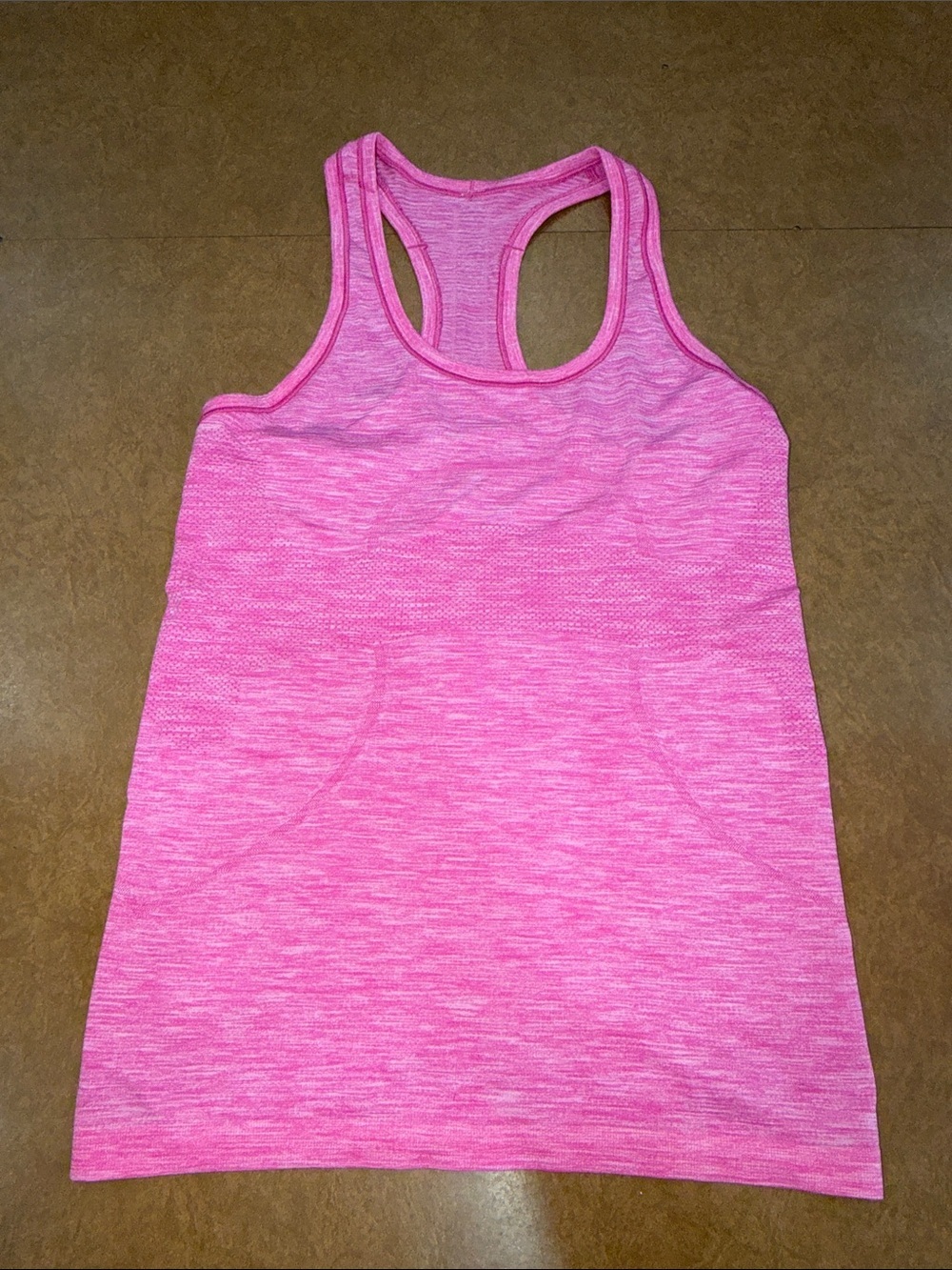 Lululemon Athletica Heathered Bright Pink Racerback Tank w/ Logo Front • Size 6
